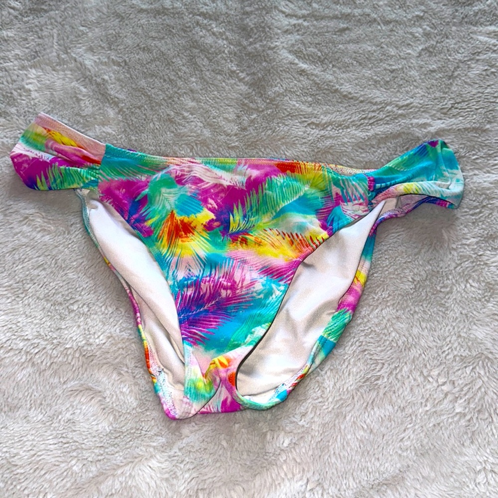 Medium Victoria secret bathing suit bottom